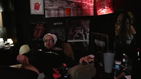 Snapshot of n3v3rpanic1 chatting on January 29, 12:02 pm SnackPants online show from January 29, 12:02 pm