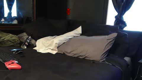 Snapshot of n3v3rpanic1 chatting on February 26, 1:25 am SnackPants online show from February 26, 1:25 am