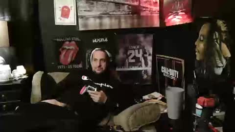 Snapshot of n3v3rpanic1 chatting on January 29, 7:04 am SnackPants online show from January 29, 7:04 am