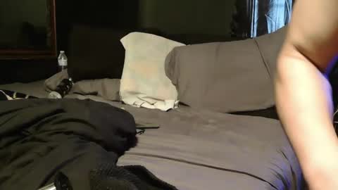 Snapshot of n3v3rpanic1 chatting on February 18, 11:52 pm SnackPants online show from February 18, 11:52 pm