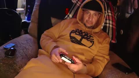 Snapshot of n3v3rpanic1 chatting on February 27, 8:24 am SnackPants online show from February 27, 8:24 am