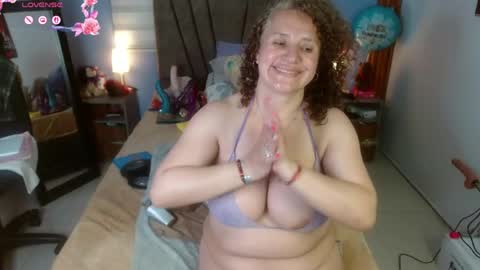 nadia_84 online show from May 19, 12:12 pm