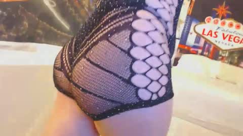 Snapshot of nadia_vixen chatting on March 11, 3:14 am Nadia Vixen online show from March 11, 3:14 am
