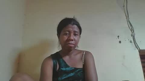 nadiasando online show from December 15, 8:05 pm