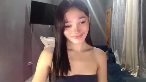 nadiestar online show from February 18, 11:33 am