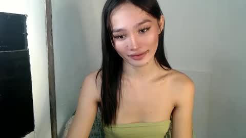 nadiestar online show from December 4, 12:24 am