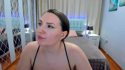 NadinGracefull online show from May 26, 11:11 pm