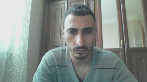 Snapshot of nadirff16 chatting on February 10, 1:01 pm V online show from February 10, 1:01 pm