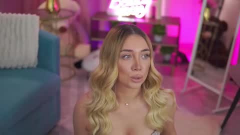 Nadia online show from February 17, 8:02 am