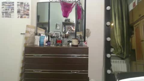 nadyagt online show from February 10, 1:52 am