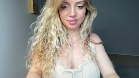 Nadyasoft online show from January 15, 4:43 pm