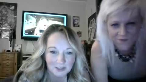 naenae937 online show from March 2, 11:55 pm