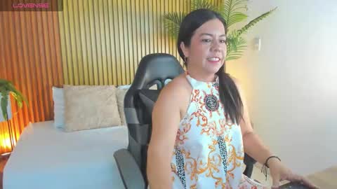 N A H I A online show from October 28, 12:06 pm