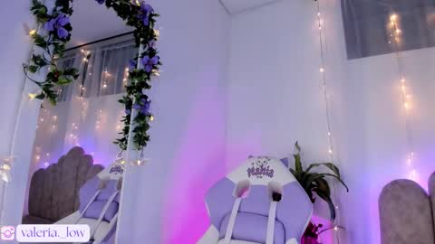 nahialov online show from February 18, 2:00 am