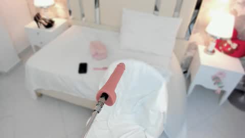 Nahomy Roberts online show from December 14, 8:31 am