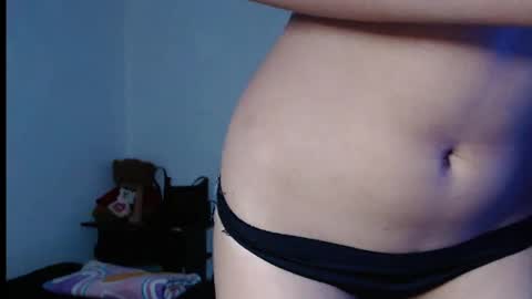 naiakit18 online show from March 6, 10:26 pm