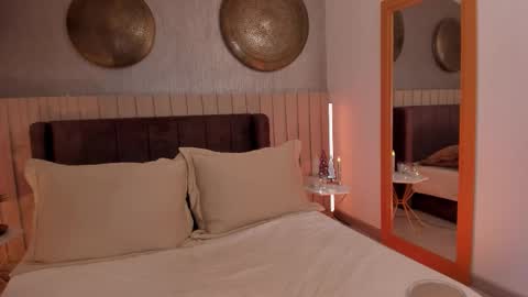 Naisha Ford online show from December 18, 12:39 am