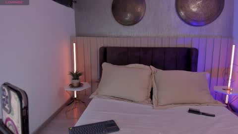 Naisha Ford online show from January 15, 3:59 am