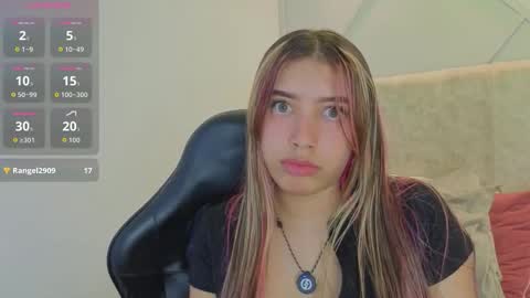 nami_sweet_ online show from November 18, 12:52 pm