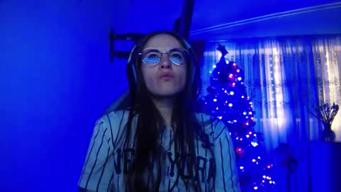 nanna yoshi online show from December 17, 12:12 am