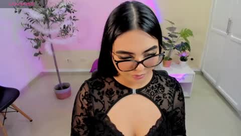 naomi_aniston online show from May 7, 3:41 pm