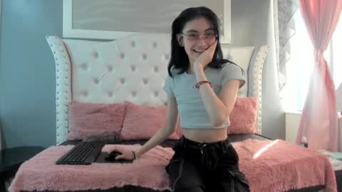 naomi online show from October 6, 1:29 pm