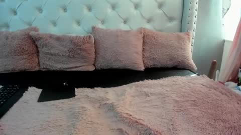 naomi online show from October 13, 1:57 pm