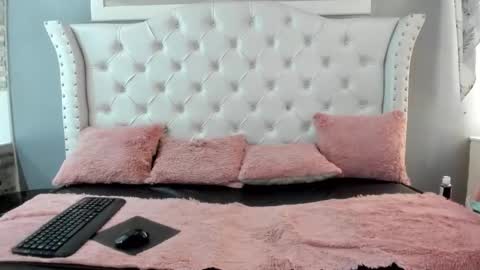 naomi online show from October 15, 2:07 pm