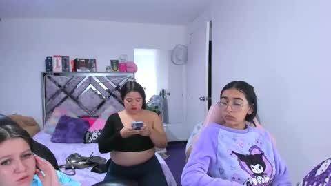 nahomi online show from May 27, 1:57 am