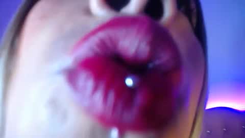 naomi_shayk online show from June 5, 6:57 pm