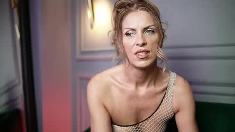  Naomi  online show from April 15, 6:11 pm