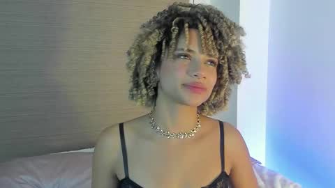 naomidawson online show from March 10, 12:15 am