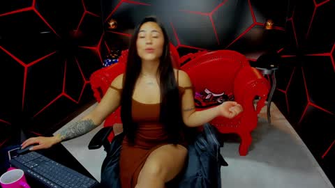 Naomi Hot Follow me Monday to Saturday GMT 05 0700 to 1400 online show from January 28, 12:11 pm