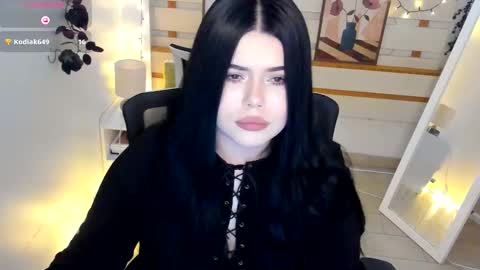 Naomi online show from February 6, 8:33 pm