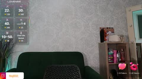 Naomi     online show from April 4, 10:17 pm