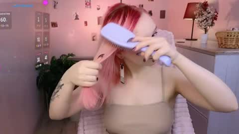 Naomi online show from May 5, 8:47 pm