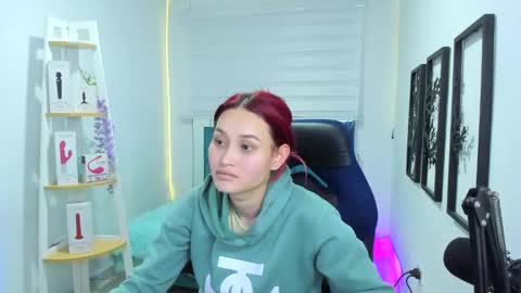 naomy online show from November 19, 2:11 am