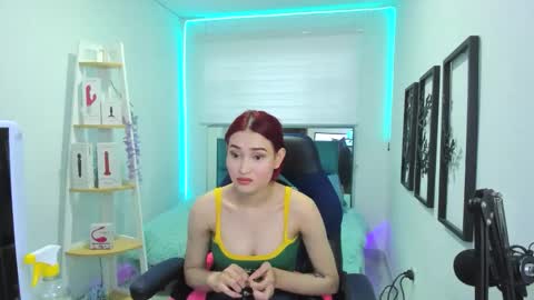 naomy online show from October 27, 9:59 pm