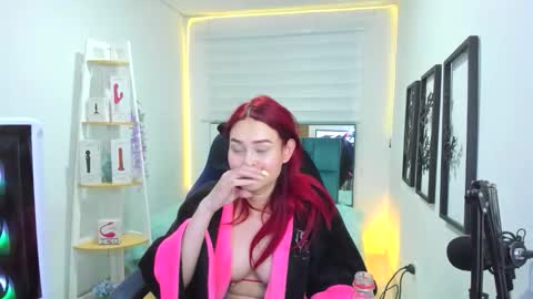 naomy online show from October 25, 12:11 am