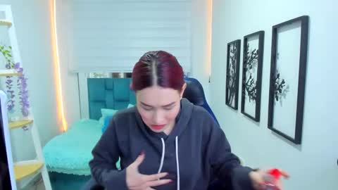 naomy online show from December 1, 1:03 am