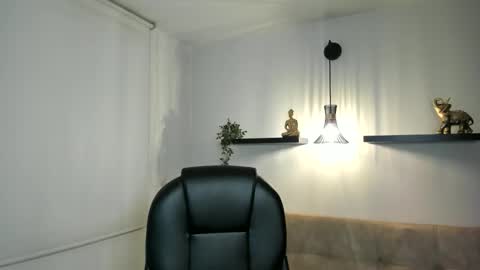 Naomy Stanley online show from January 18, 3:26 am