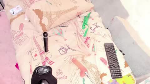 Naomyfoxx online show from May 15, 7:17 am