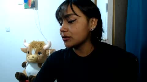 naomylux1 online show from July 14, 2:05 am
