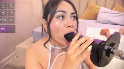 Naomy  online show from June 3, 2:33 pm