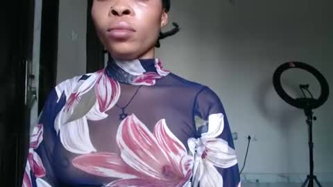 bella online show from December 1, 9:40 am