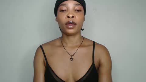 bella online show from November 14, 9:27 pm