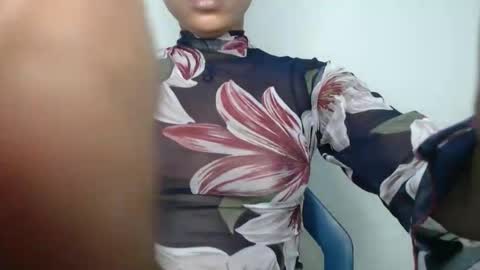 bella online show from December 19, 3:29 pm