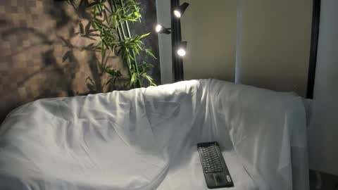 Naty online show from November 10, 6:32 pm