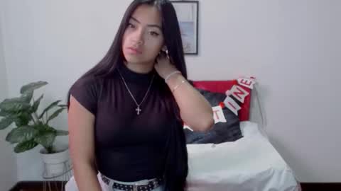 Nataly Escobar online show from February 4, 1:48 pm