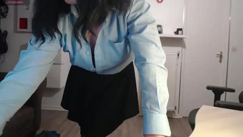 Max online show from December 21, 5:19 pm